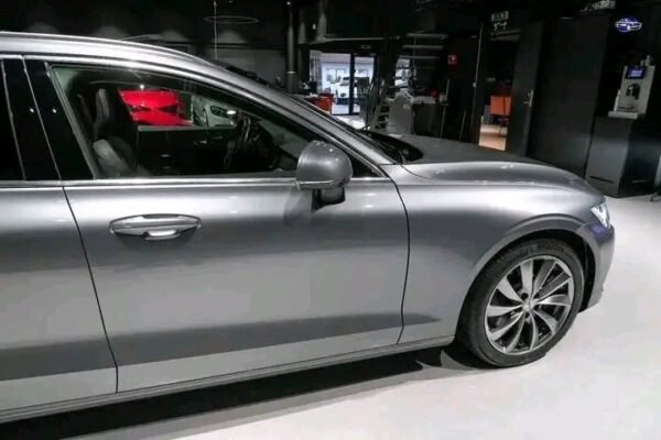 Volvo V60 T8 AWD – Image 22
