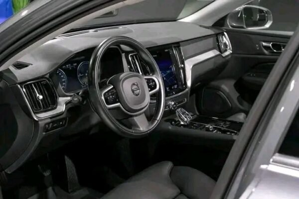 Volvo V60 T8 AWD – Image 42