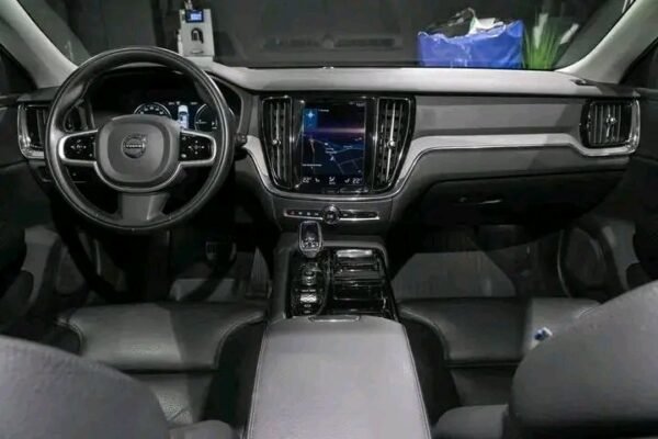Volvo V60 T8 AWD – Image 9
