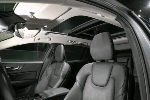 Volvo V60 T8 AWD – Image 33