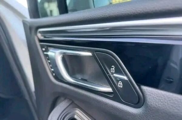 Porsche Macan – Image 18
