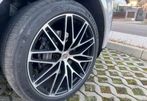 Porsche Macan – Image 11