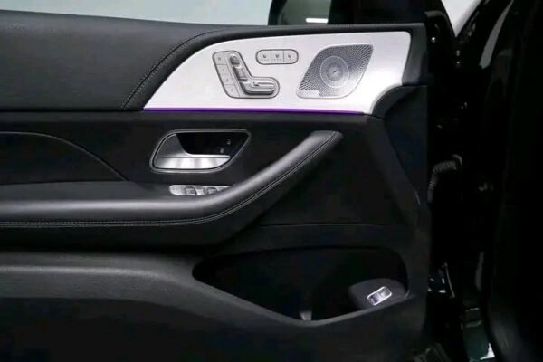 Mercedes-Benz GLE – Image 27
