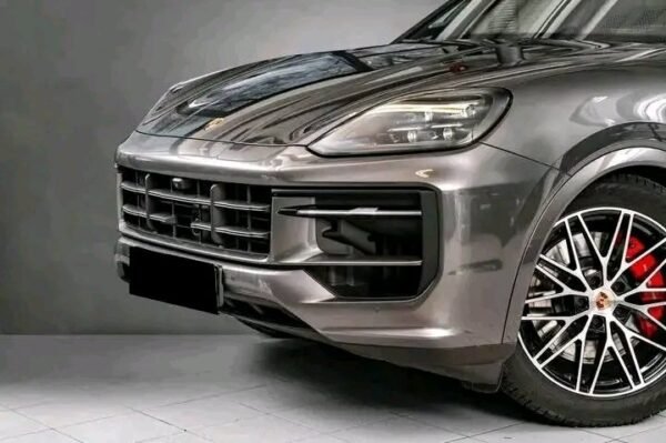 Porsche Cayenne Coupe S E-Hybrid – Image 31