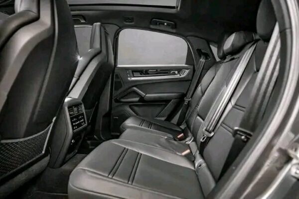 Porsche Cayenne Coupe S E-Hybrid – Image 30