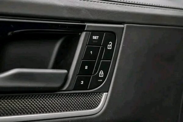 Porsche Cayenne Coupe S E-Hybrid – Image 12