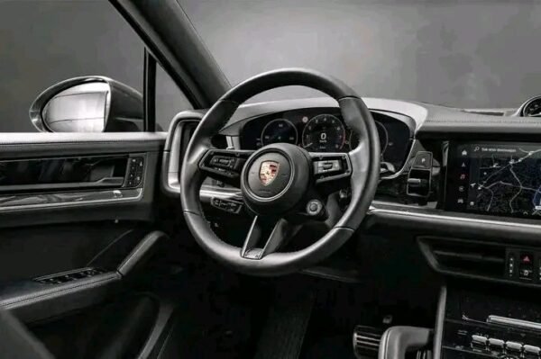 Porsche Cayenne Coupe S E-Hybrid – Image 29
