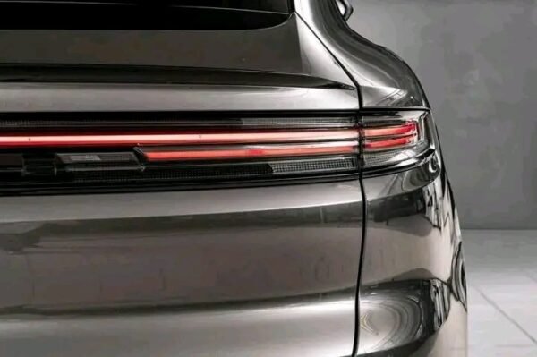 Porsche Cayenne Coupe S E-Hybrid – Image 27