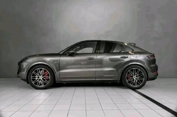 Porsche Cayenne Coupe S E-Hybrid – Image 19