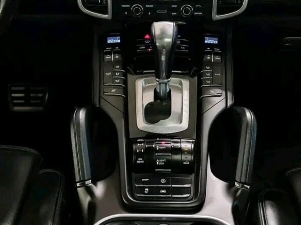 Porsche Cayenne – Image 23