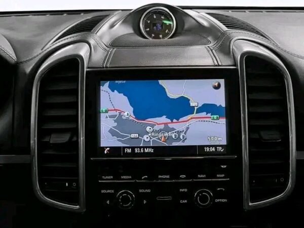 Porsche Cayenne – Image 34