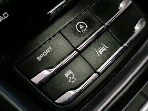 Porsche Cayenne – Image 31