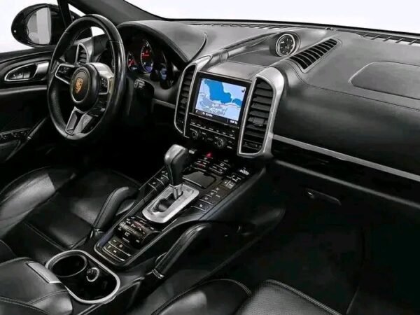 Porsche Cayenne – Image 27