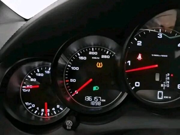 Porsche Cayenne – Image 19
