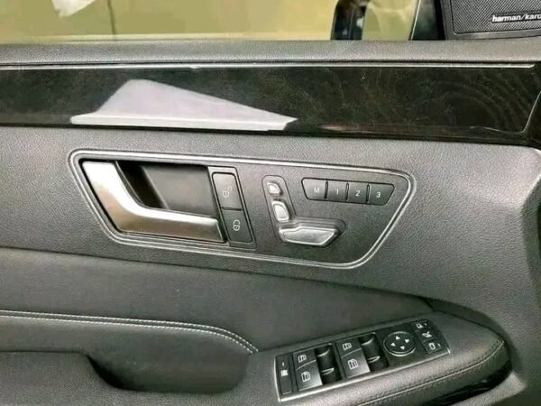 Mercedes-Benz E-Class – Image 24