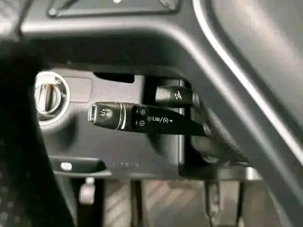 Mercedes-Benz E-Class – Image 26