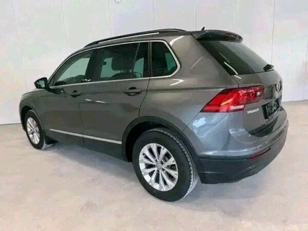 Volkswagen Tiguan – Image 36