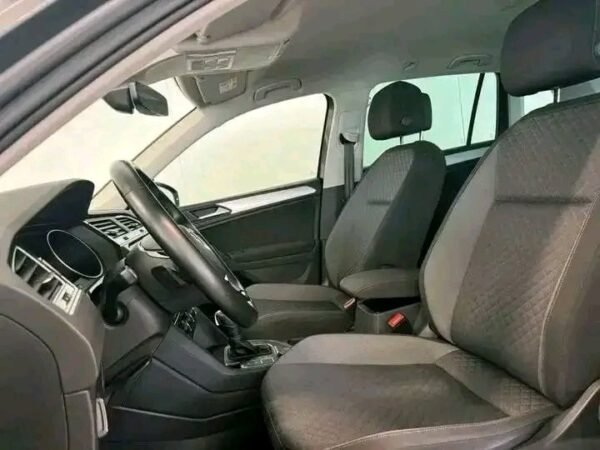 Volkswagen Tiguan – Image 27