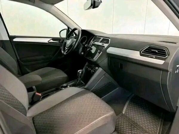 Volkswagen Tiguan – Image 24