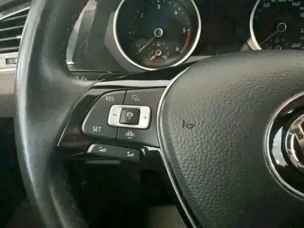 Volkswagen Tiguan – Image 15