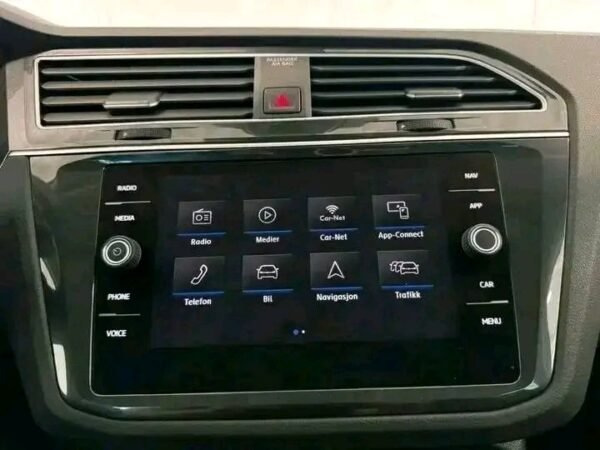 Volkswagen Tiguan – Image 28