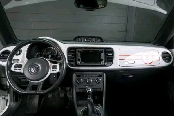 Volkswagen Beetle – Image 2