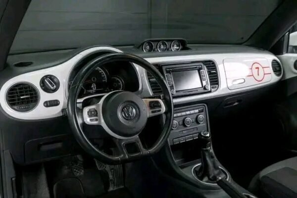 Volkswagen Beetle – Image 14