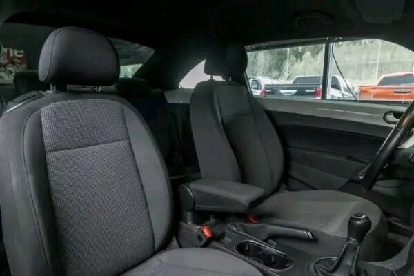 Volkswagen Beetle – Image 11