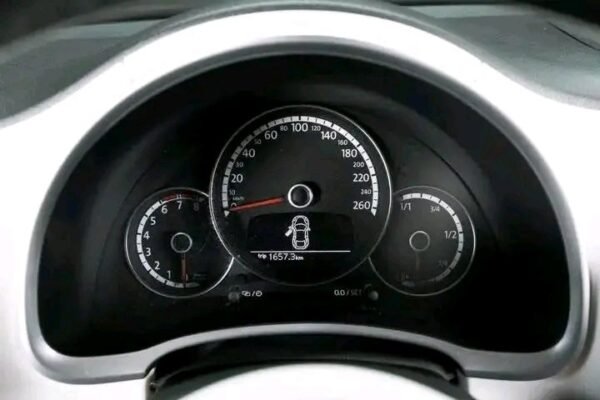 Volkswagen Beetle – Image 5