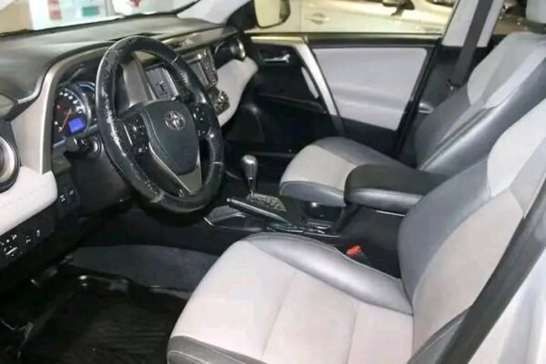 Toyota RAV4 – Image 9