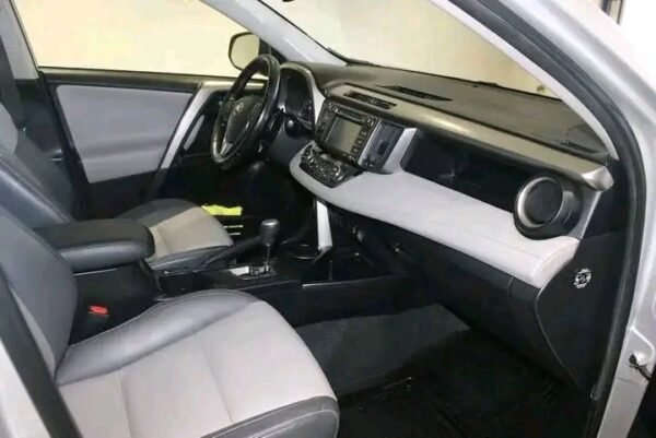 Toyota RAV4 – Image 12