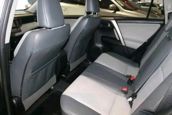 Toyota RAV4 – Image 2