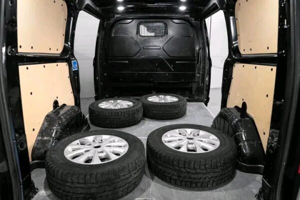 Ford Transit Custom – Image 10