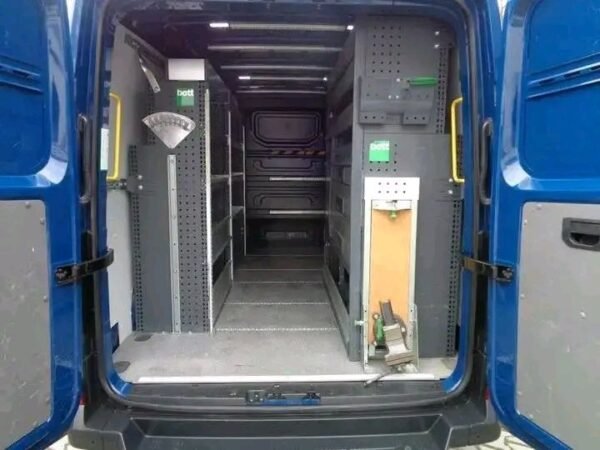 Volkswagen Crafter – Image 8