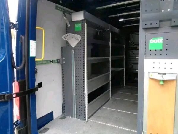 Volkswagen Crafter – Image 11