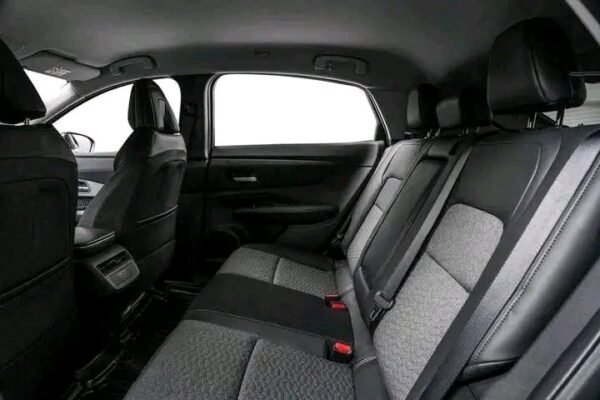 Nissan Altima – Image 5