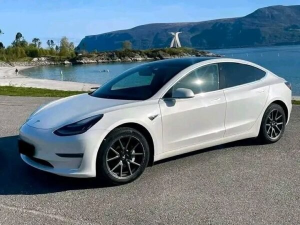 Tesla Model 3 – Image 6