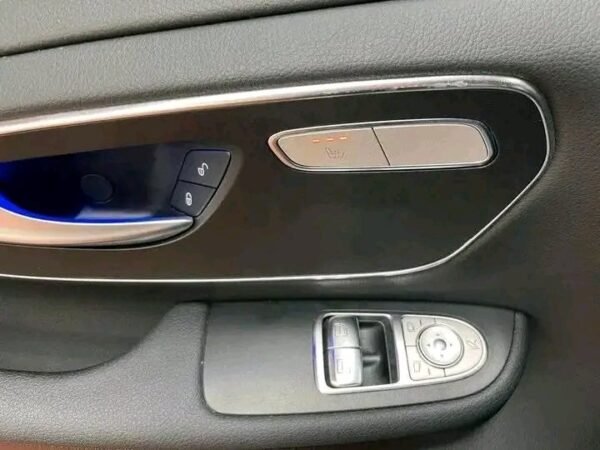 Mercedes-Benz EQV – Image 10