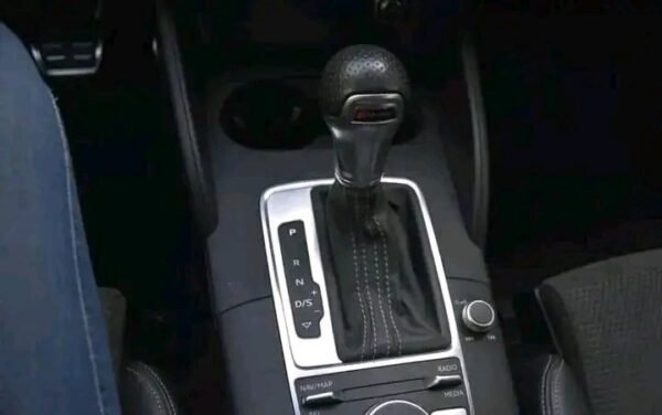 Audi A3 35 TDI Sportback S tronic S line – Image 17