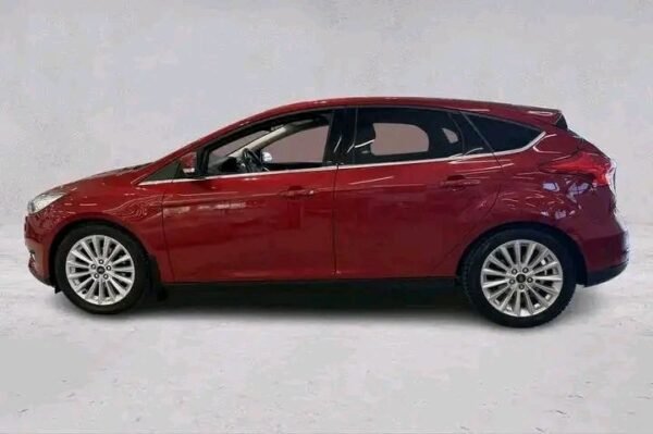 Ford Focus – Image 10