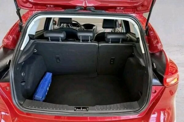 Ford Focus – Image 16