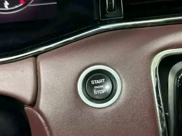 Range Rover Evoque – Image 11