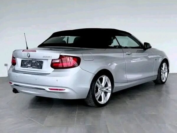 BMW 228 iA Convertible SPORT – Image 12