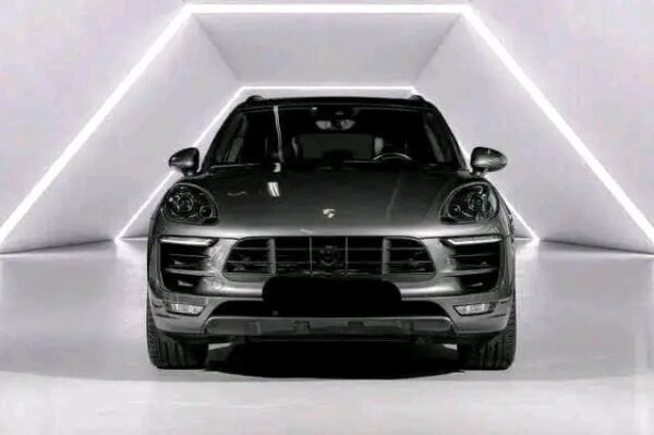Porsche Macan S
