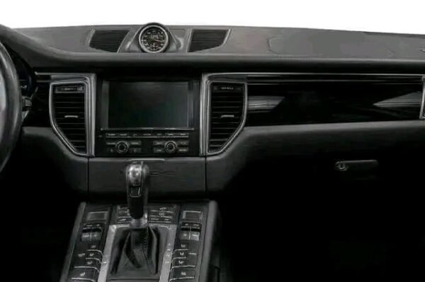 Porsche Macan S – Image 23