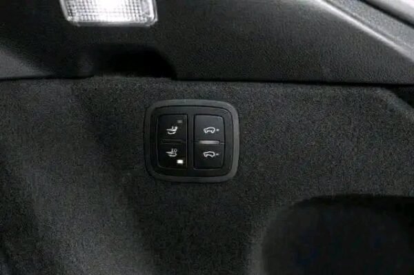 Porsche Macan S – Image 15