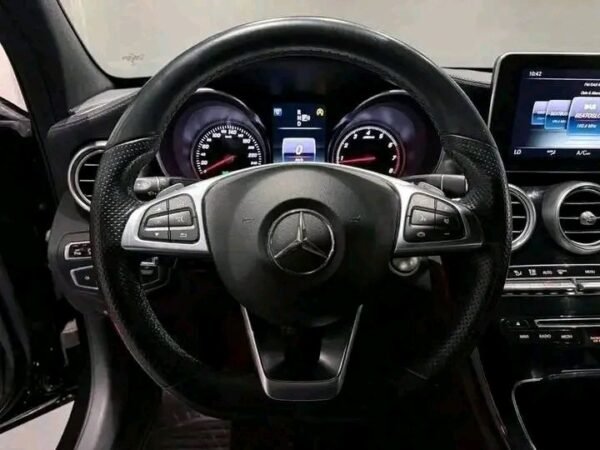 Mercedes-Benz C-Class – Image 18