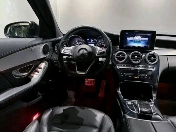 Mercedes-Benz C-Class – Image 11