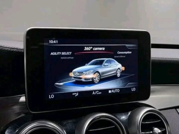 Mercedes-Benz C-Class – Image 14