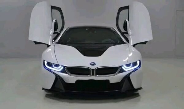 BMW i8 374 PS